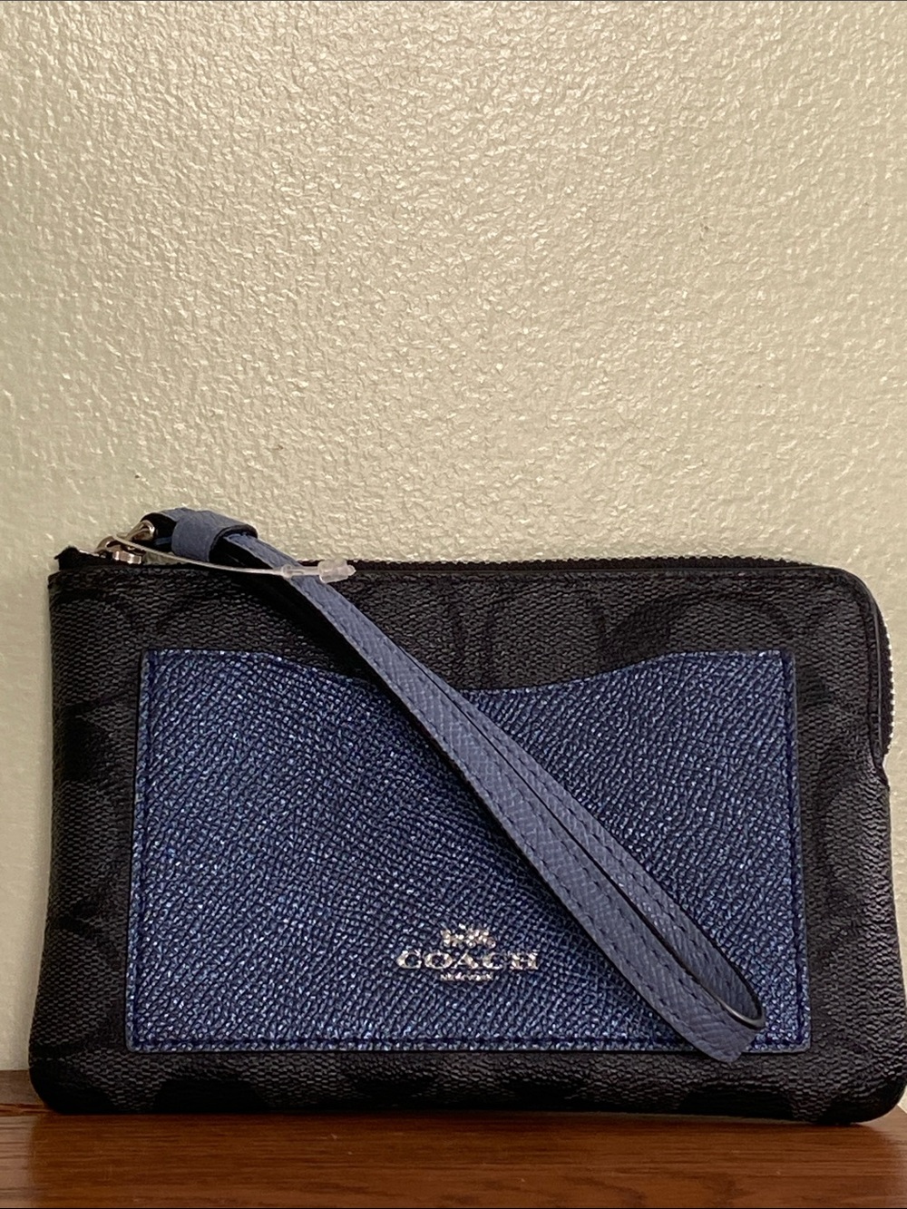 Coach Wristlet Black and Metallic Navy Card Holder Wallet Corner Zip - Picture 13 of 15